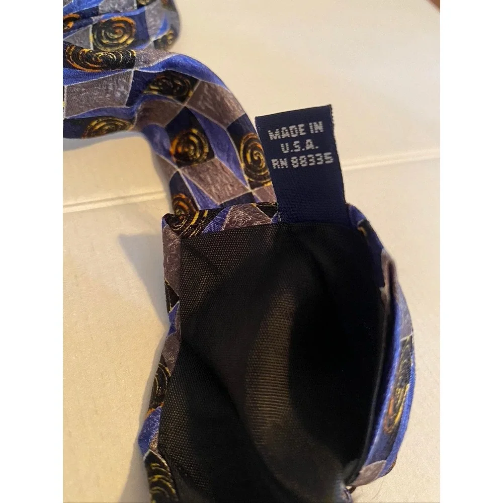 Mulberry Mens Silk Tie Blue Grey Geometric 3D Cube Spiral Hand Sewn Italy 3.75